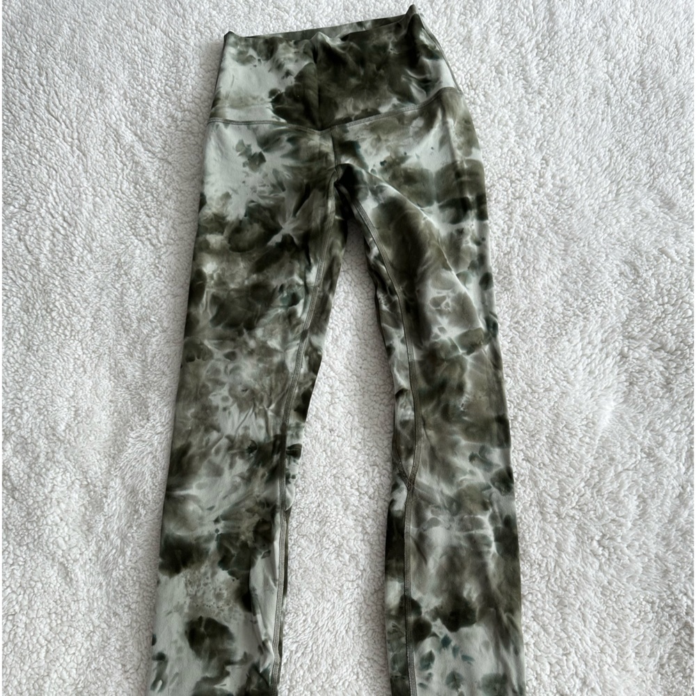 Lululemon green and white tie dye leggings - size 2 - no pockets